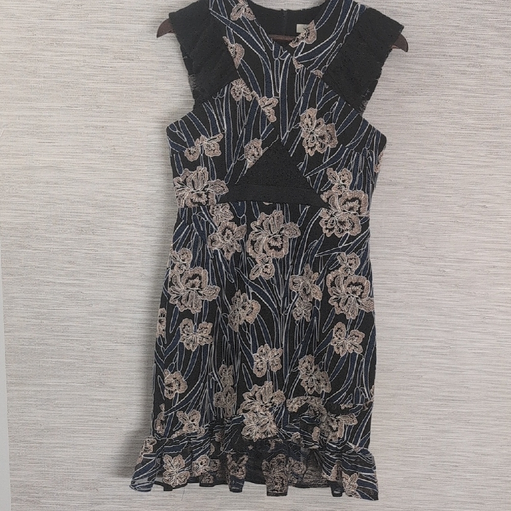 Three Floor Black and Cream Lace Dress Size 8